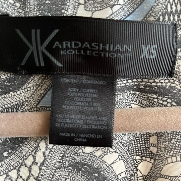 Kardashian Coverup - Picture 4 of 4